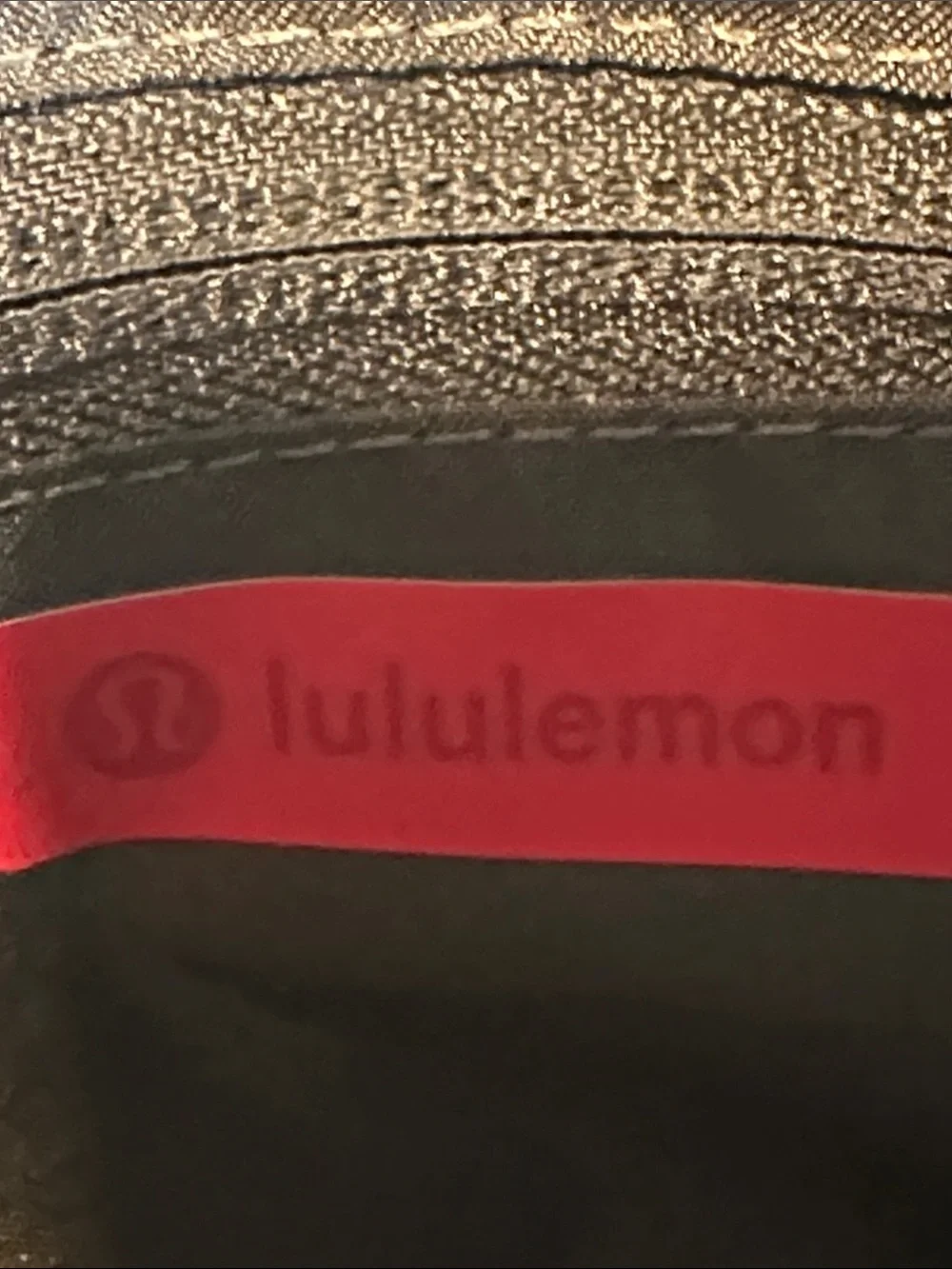 Lululemon Everywhere Crossbody Bag 2L - Picture 6 of 7